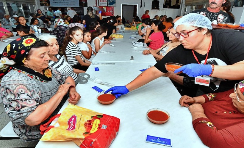 İzmir Büyükşehir Belediyesi’nden Muharrem ayı dayanışması