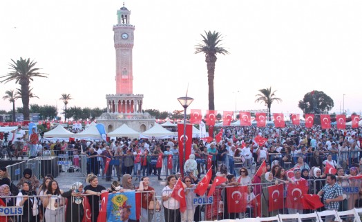 İzmir'de '15 Temmuz' anma etkinliği