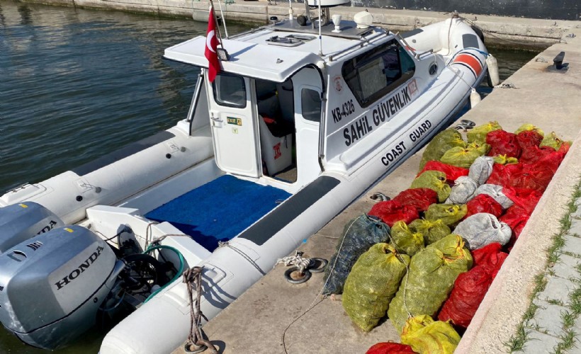 İzmir'de kaçak avlananlar Sahil Güvenlik'e yakalandı