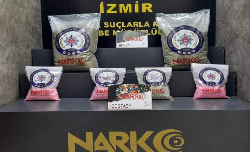 İzmir polisi yüklü miktarda bonzai ve ecstasy hap ele geçirdi