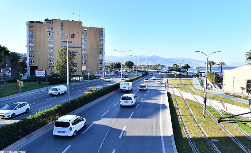 Kemeraltı'nda yeni aşamaya geçiliyor! Alsanacak yönünde trafik düzenlemesi