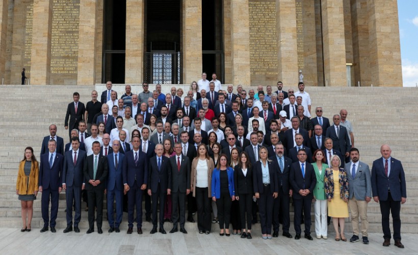 Kılıçdaroğlu ve parti yönetimi Anıtkabir’i ziyaret etti