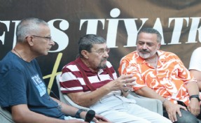 'Efes Tiyatro Festivali' çeşitli etkinliklerle devam ediyor