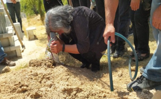 Ablasının cenazesine katılan Gültan Kışanak’a dönüş eziyeti: Elazığ’da bekletilip Sivas’a götürülmüş