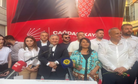 Buca'nın uzlaşı adayı Çağdaş Kaya'dan miting gibi adaylık açıklaması