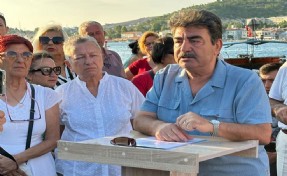 CHP Foça'da Esen Çeşmeci adaylığını açıkladı