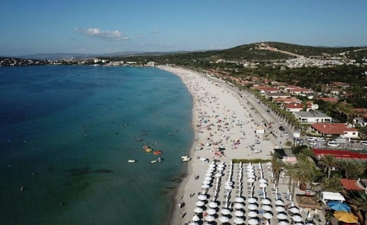 Çeşme'de 'Havlunu al da gel' protestoları devam ediyor