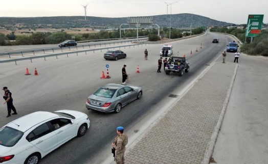 Çeşme'de huzur için polis ve jandarmadan sıkı denetim