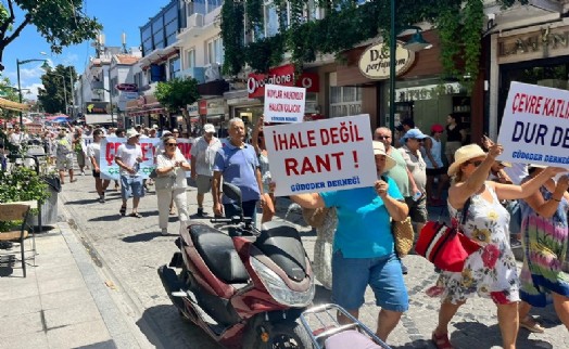 Çeşmeliler plaj ihalesinin iptali için eylem yaptı!