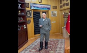 Çizmelerini giyen MHP lideri Bahçeli, 'Kıbrıs Türk'tür' notuyla video paylaştı