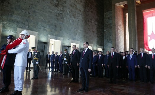 Devlet erkanı Anıtkabir'de