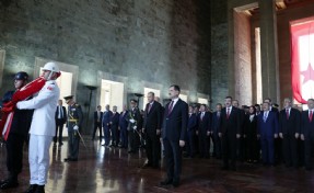 Devlet erkanı Anıtkabir'de