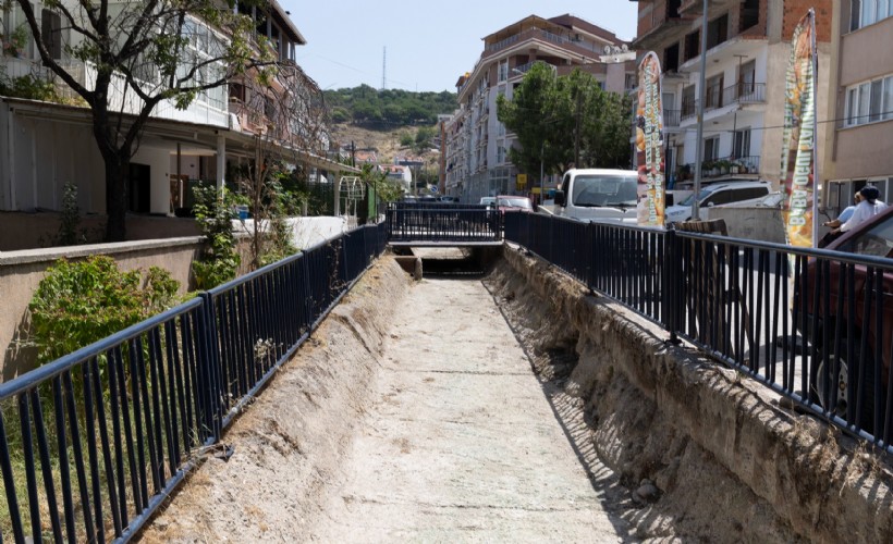 Dikili’deki Sülüklü Deresi temizlendi