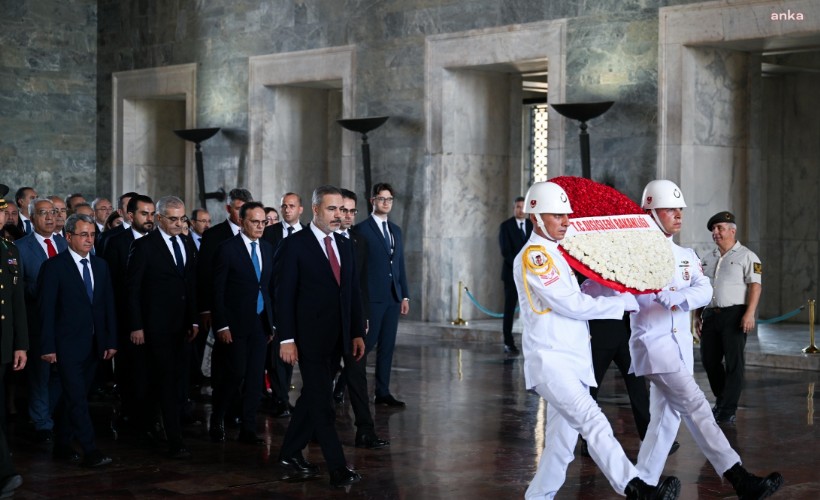 Hakan Fidan Anıtkabir'i ziyaret etti