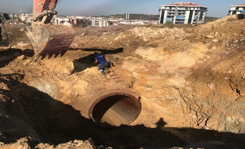 İZSU ekiplerinden Menemen’de yoğun mesai