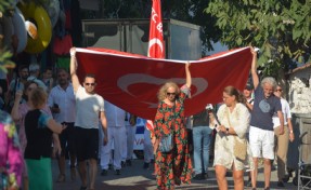 İzmir Bademli Köyü Festivali bu yıl 'Temiz Deniz, Temiz Çevre' temasıyla düzenlendi