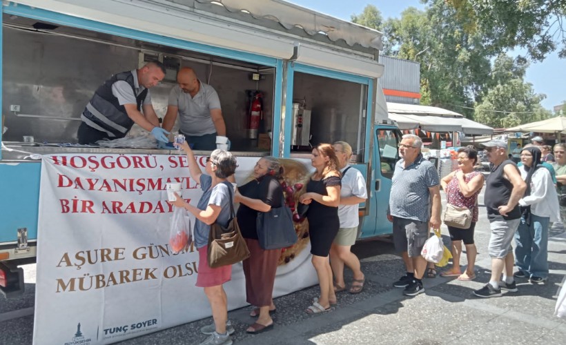 İzmir’de Muharrem ayında aşure dağıtımı başladı