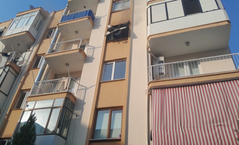 İzmir’de apartman dairesinde yangın