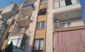 İzmir’de apartman dairesinde yangın