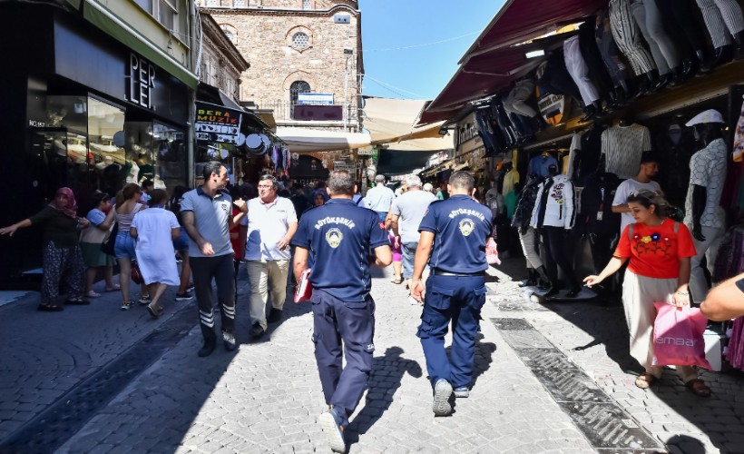 İzmir’de çığırtkan ve hanutçu operasyonu