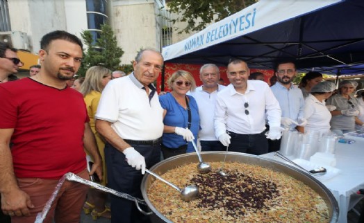 Konak Belediyesi, Muharrem ayı dolayısıyla 5 bin kişiye aşure dağıttı