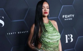 Ünlü şarkıcı Rihanna ikinci kez anne oldu