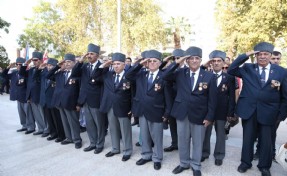 'Gazilerden Anılarla Kıbrıs' kitabı seslendirmesine Karşıyaka'dan destek