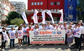 Eğitim-İş'ten İzmir Demokrasi Üniversitesi önünde eylem!