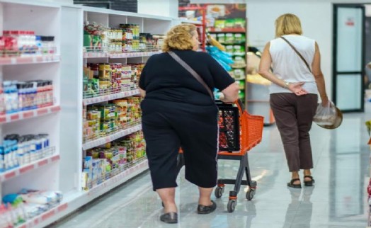 Halk Market ve Halk Giyim Seferihisarlıların yüzünü güldürüyor