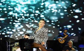 İkilem ve Ebru Yaşar'dan Menemen'de muhteşem konser