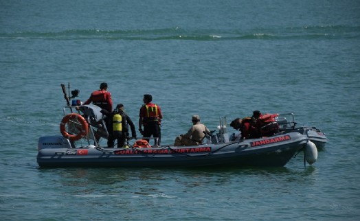 İzmir'de helikopter enkazındaki çalışmalara ara verildi