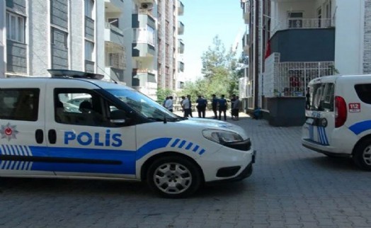 İzmir'de sahte polisler, gerçek polise yakalandı