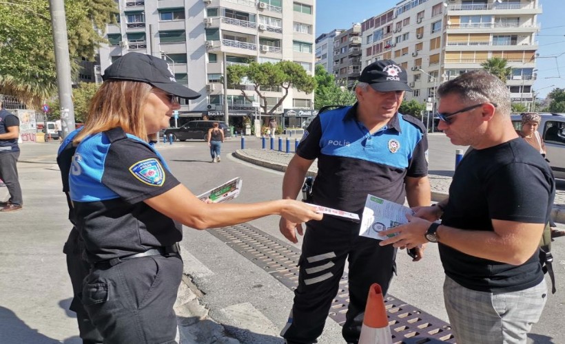 İzmir polisinden okul önlerinde sıkı denetim