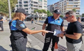 İzmir polisinden okul önlerinde sıkı denetim