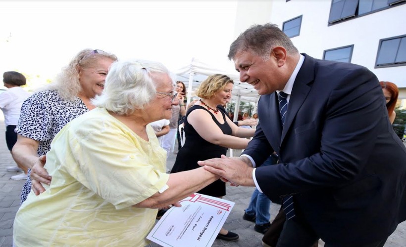 Karşıyaka Belediyesi Gündüz Yaşam Merkezi hayatları değiştirdi