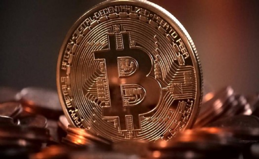 Bitcoin 21 ayın zirvesinde