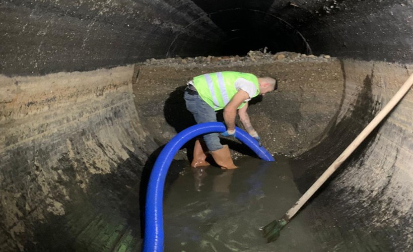 Büyük Kanal’daki temizlik çalışmaları yerin 8 metre altında sürüyor