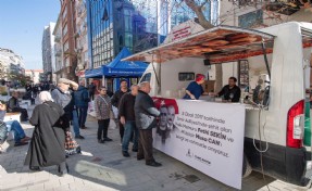 Büyükşehir, İzmir şehitleri için lokma dağıttı