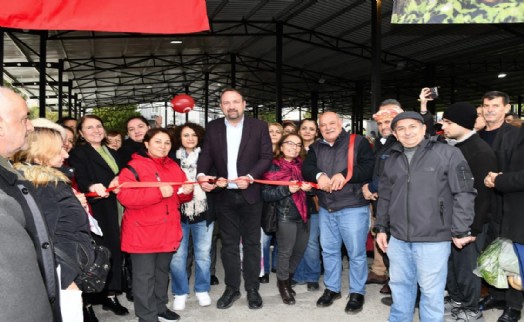 Gümrükçü açılışı yaptı müjdeyi verdi: Tüm pazar yerlerinin üzeri kapatılacak