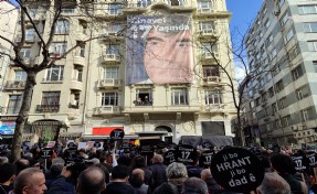 Hrant Dink, katledilişinin 17. yılında vurulduğu yerde anıldı