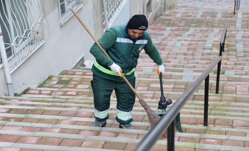 İçi para dolu cüzdan buldu, tereddüt etmeden sahibe ulaştırdı