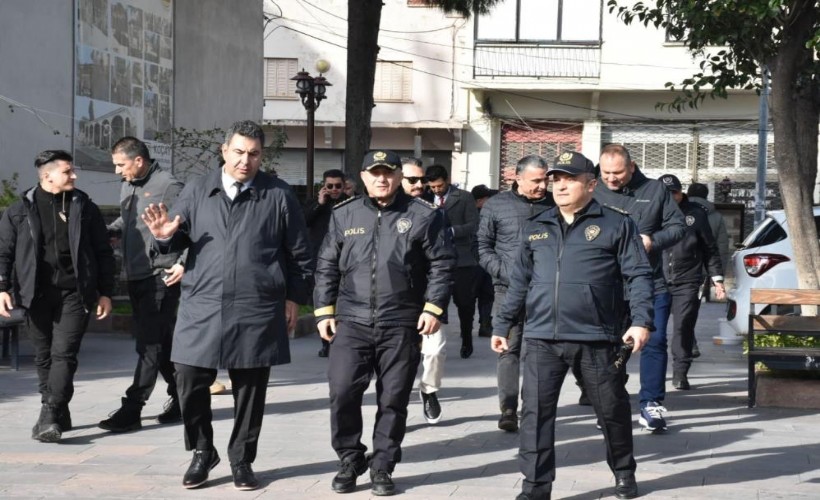 İzmir Emniyet Müdürü Sel, Menemen'de uygulama yönetti