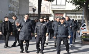 İzmir Emniyet Müdürü Sel, Menemen'de uygulama yönetti