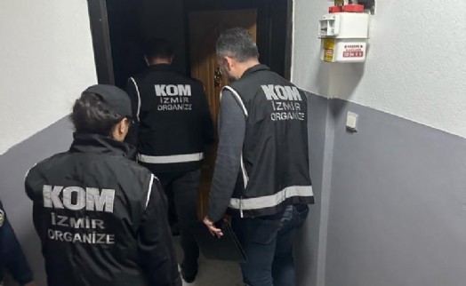 İzmir'de FETÖ şüphelilerine yönelik operasyon: 14 gözaltı