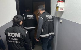 İzmir'de FETÖ şüphelilerine yönelik operasyon: 14 gözaltı