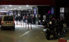 İzmir'de şüpheli araç kovalayan motosikletli polis ekibi kaza yaptı: 2 yaralı