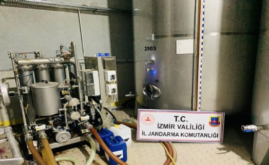 İzmir’de yaklaşık 6 bin litre kaçak etil alkol ele geçirildi