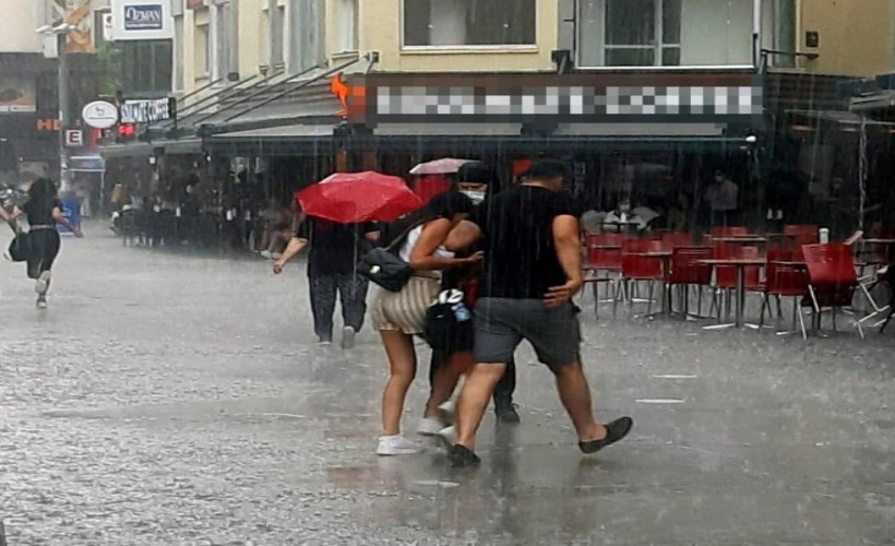 İzmir’e fırtına ve sağanak uyarısı!