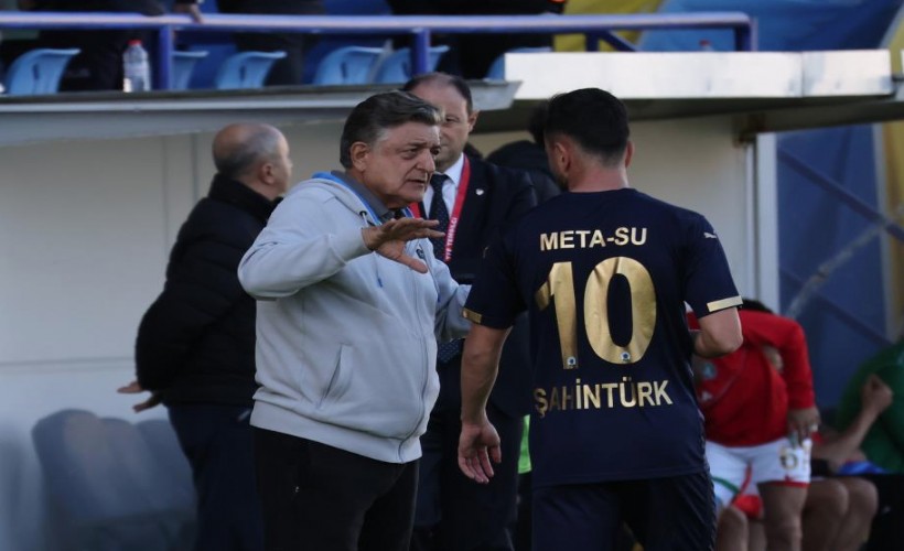 Menemen FK’da Yılmaz Vural, Cenk Laleci’yi geride bıraktı