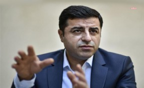 Selahattin Demirtaş annesinin rahatsızlığı nedeniyle Diyarbakır'a getirildi